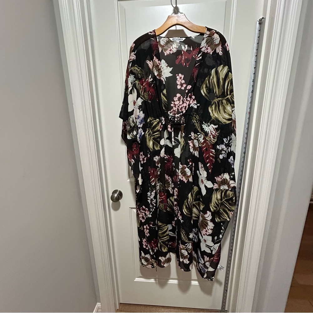 Walter Baker women’s kaftan O/S one size tropical Red Black and Green duster.